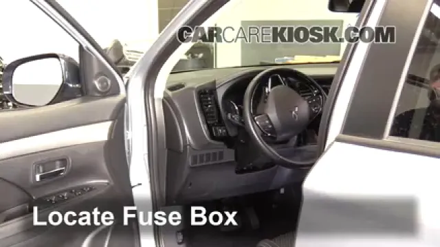 2016 Mitsubishi Outlander SE 2.4L 4 Cyl. Fusible (intérieur) Remplacement
